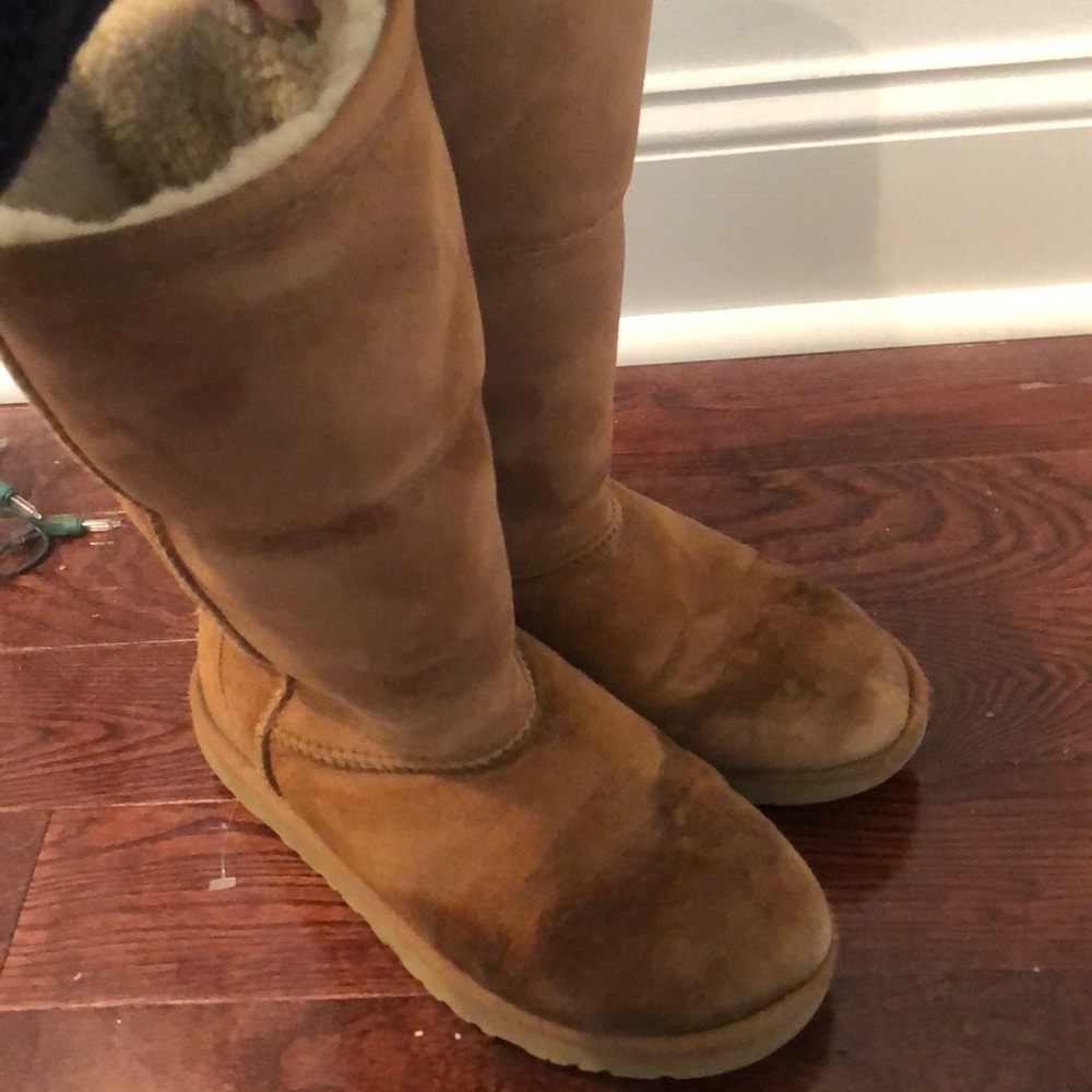 uggs - Picture 3 of 3